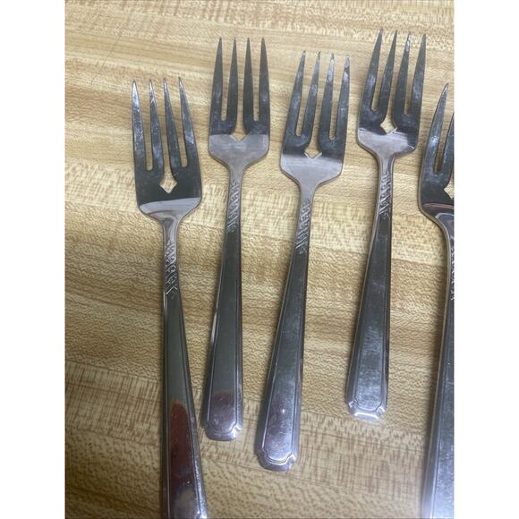 Set Of 9 Oneidacraft Deluxe Stainless Salad Fork Weave Pattern 6.25” - Picture 4 of 7